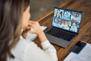 ¿Cuáles son los beneficios del trabajo híbrido?